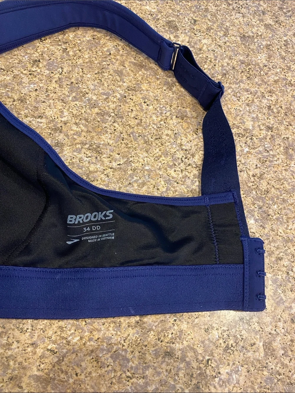 Brooks Sports Bra 34DD Style 350089 MUSTY SMELL